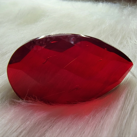 Large Red Glass Faceted Stone - Picture 1 of 5